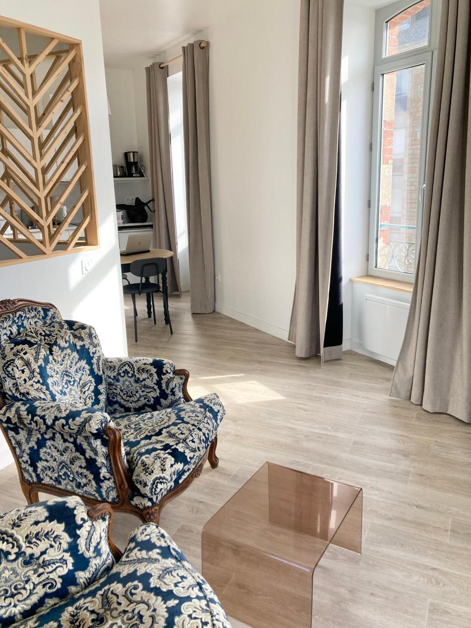 La Belle Consigne - Appartements Dinan Centre Gare エクステリア 写真